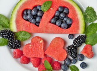 Jak usunąć skórki patyczkiem? Jak usunąć skórki patyczkiem?