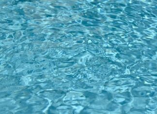 Jak zrobić falowane włosy na noc?