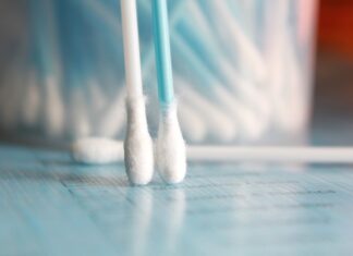 Po co waciki bezpyłowe?